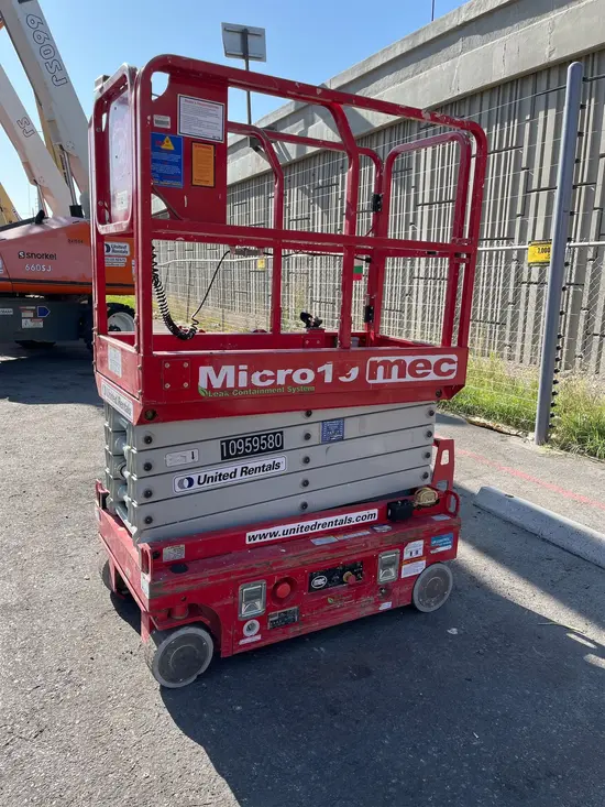 2019 MEC MICRO 19 Scissor Lift