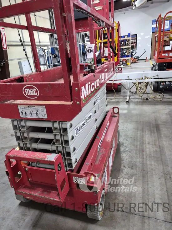 2019 MEC MICRO 19 Scissor Lift