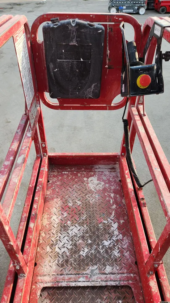 2018 MEC MICRO 19 Scissor Lift