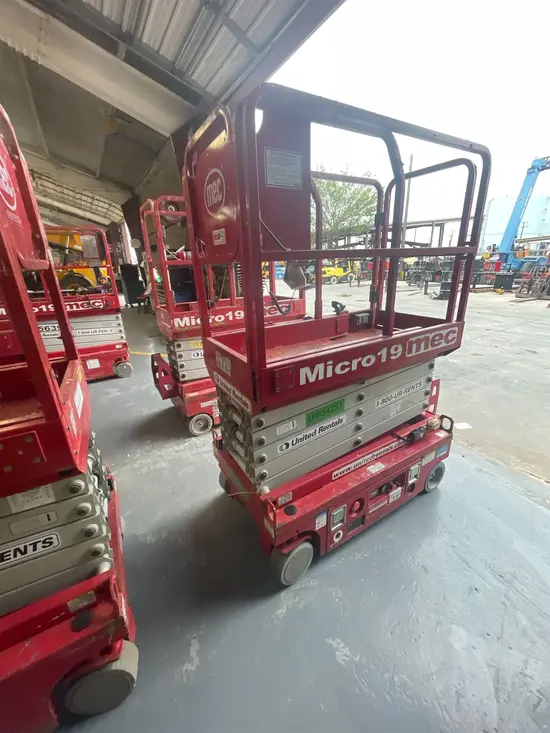 2018 MEC MICRO 19 Scissor Lift