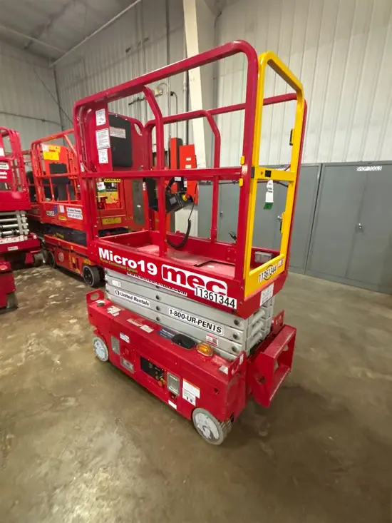 2022 MEC MICRO 19 Scissor Lift