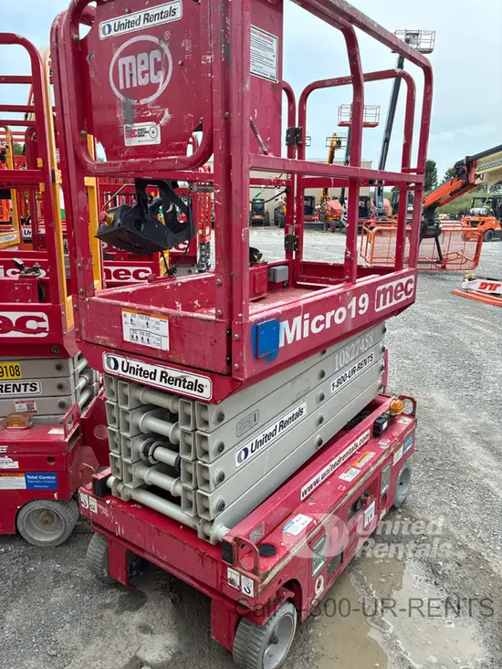 2018 MEC MICRO 19 Scissor Lift