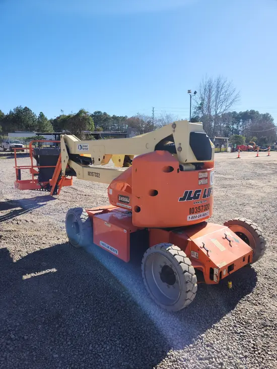 2015 JLG E450AJ Articulating Boom Lift