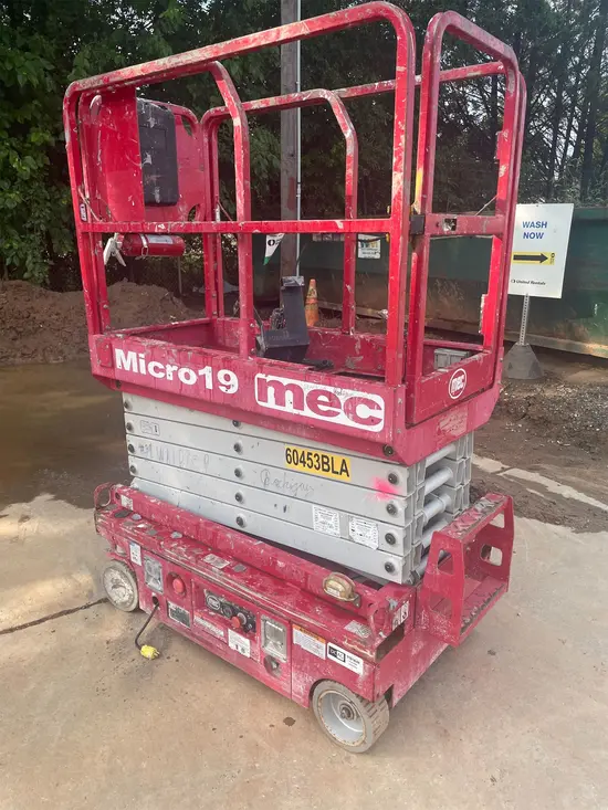 2018 MEC MICRO 19 Scissor Lift