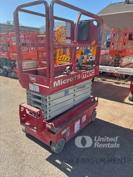2018 MEC MICRO 19 Scissor Lift