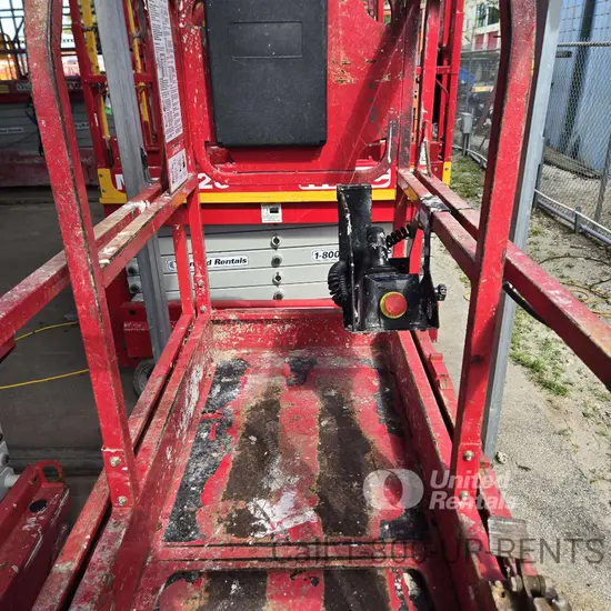 2017 MEC MICRO 19 Scissor Lift