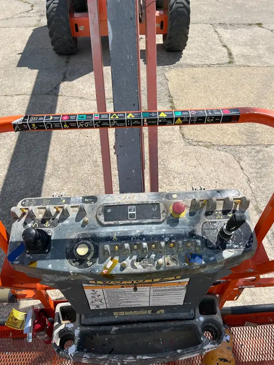 2017 JLG 800AJ Articulating Boom Lift