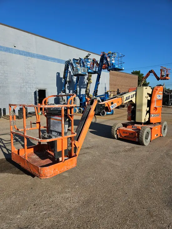 2013 JLG E300AJP Articulating Boom Lift
