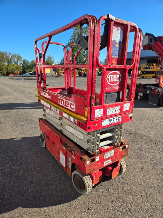 2017 MEC 1930SE Scissor Lift