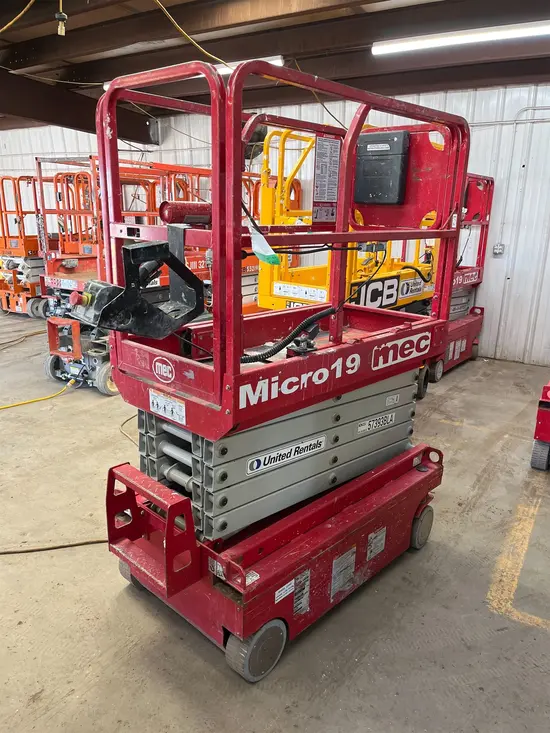 2018 MEC MICRO 19 Scissor Lift