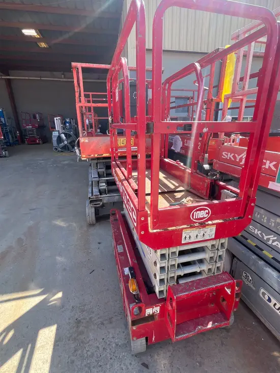2018 MEC MICRO 19 Scissor Lift
