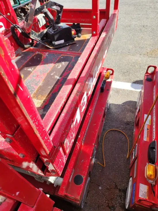 2017 MEC 1330SE Scissor Lift