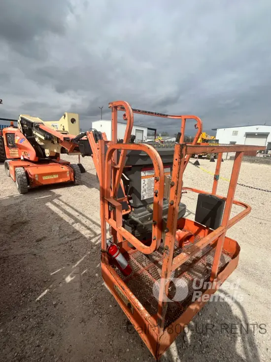 2016 JLG E400AJPN Articulating Boom Lift