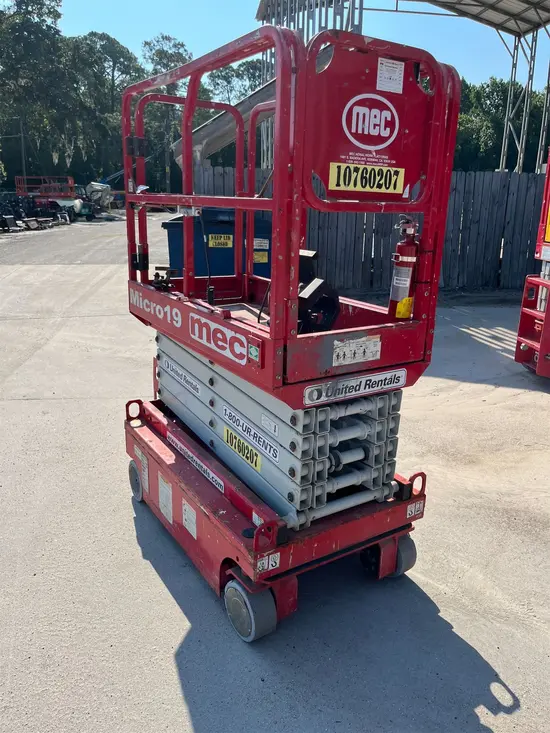 2018 MEC MICRO 19 Scissor Lift