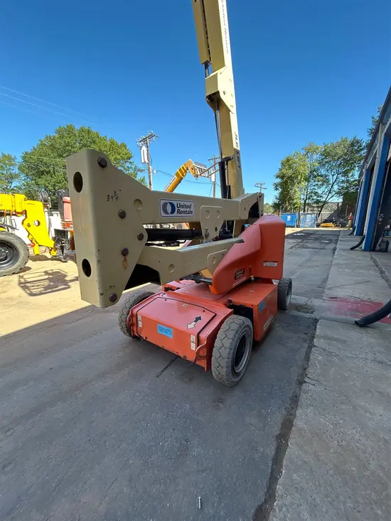 2017 JLG E400AJPN Articulating Boom Lift