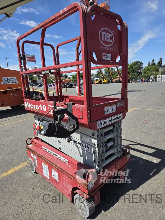 2019 MEC MICRO 19 Scissor Lift