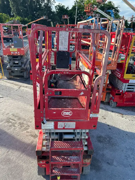 2017 MEC 1930SE Scissor Lift