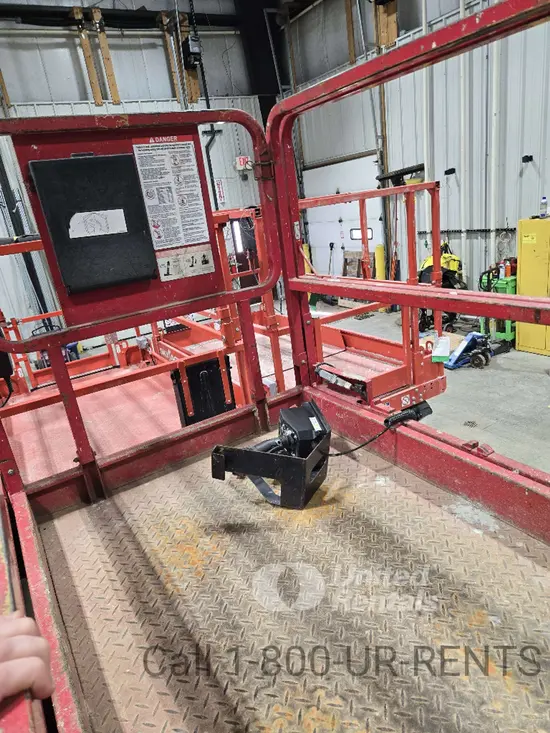 2017 MEC 4046SE Scissor Lift