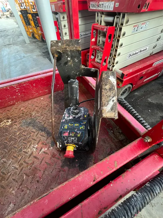 2018 MEC MICRO 19 Scissor Lift