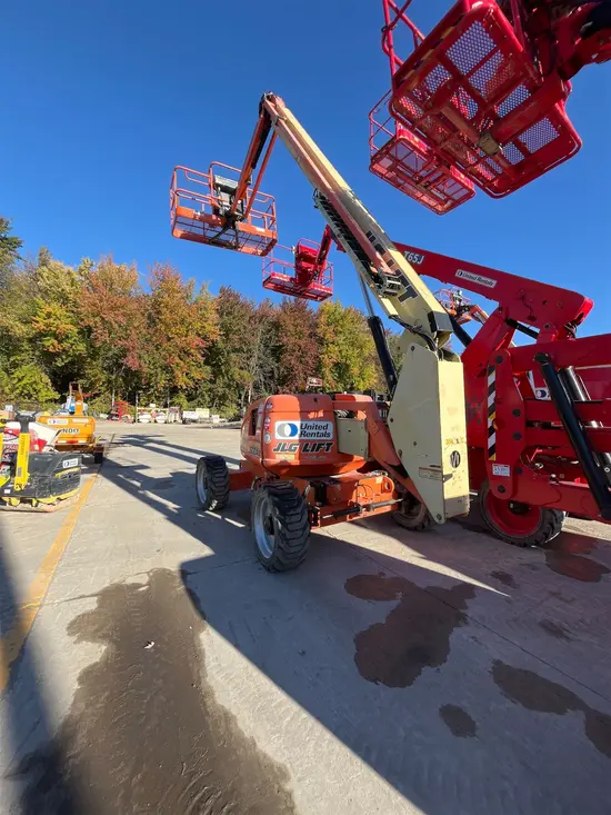 2014 JLG 600AJ Articulating Boom Lift
