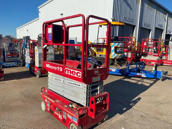 2018 MEC MICRO 19 Scissor Lift