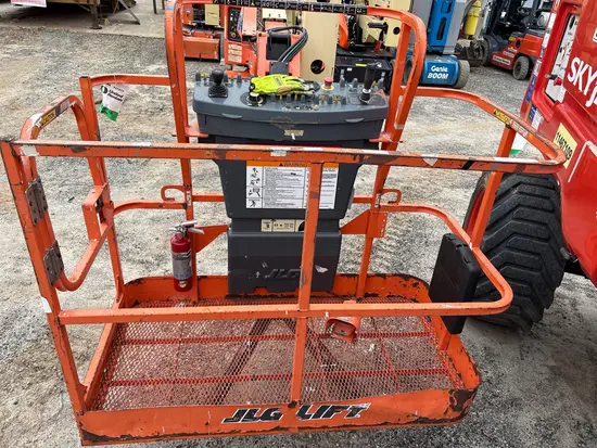 2017 JLG E450AJ Articulating Boom Lift