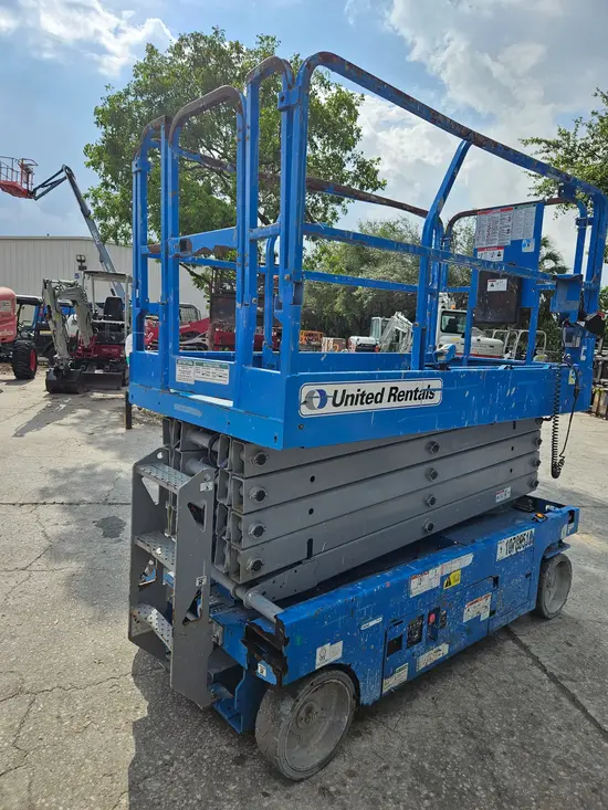 2018 Genie GS-3246 Scissor Lift