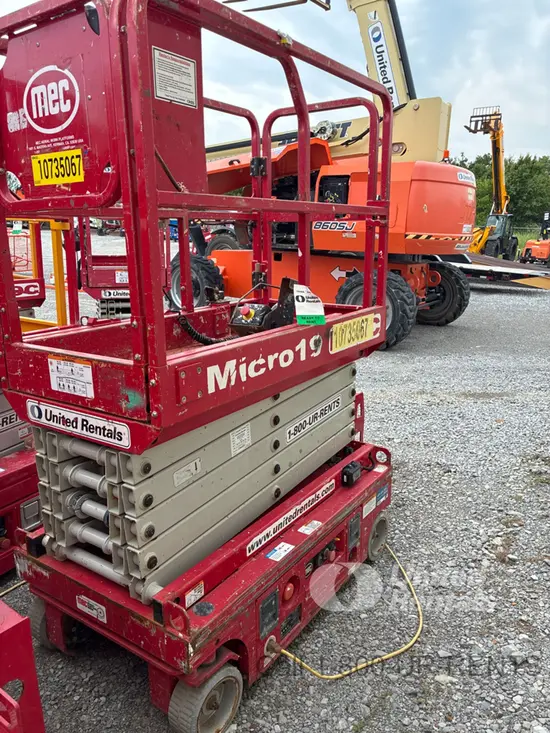 2018 MEC MICRO 19 Scissor Lift