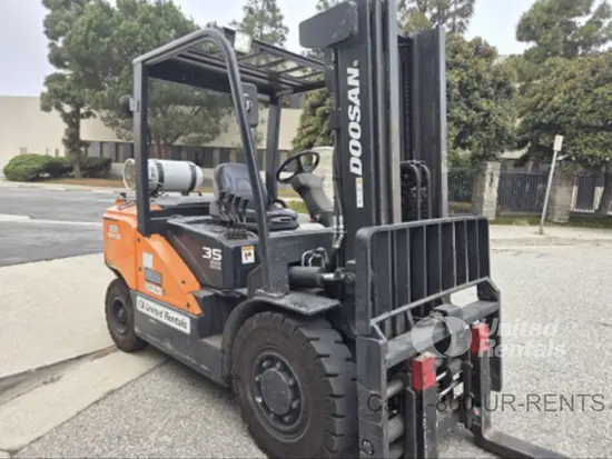 2019 Doosan G35S-7DF Warehouse Forklift