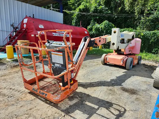 2016 JLG E400AJPN Articulating Boom Lift