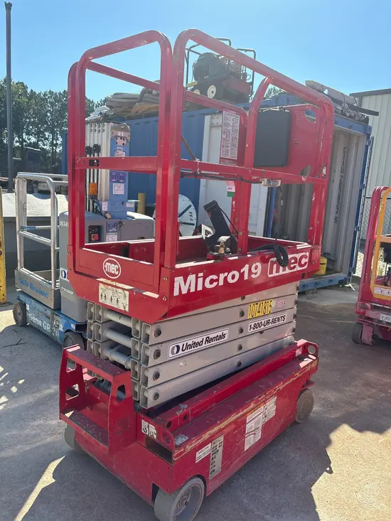 2018 MEC MICRO 19 Scissor Lift