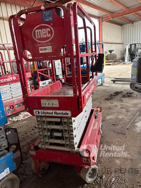 2019 MEC MICRO 19 Scissor Lift