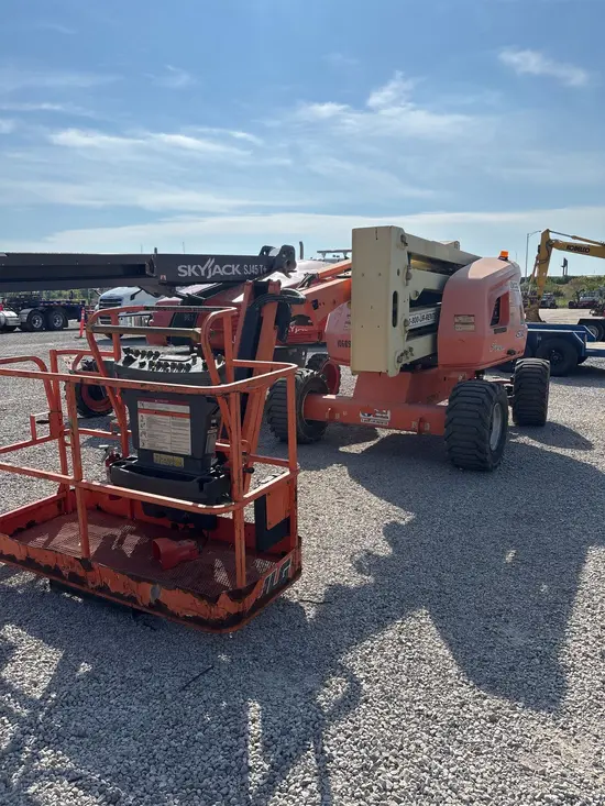 2017 JLG 450AJ Articulating Boom Lift