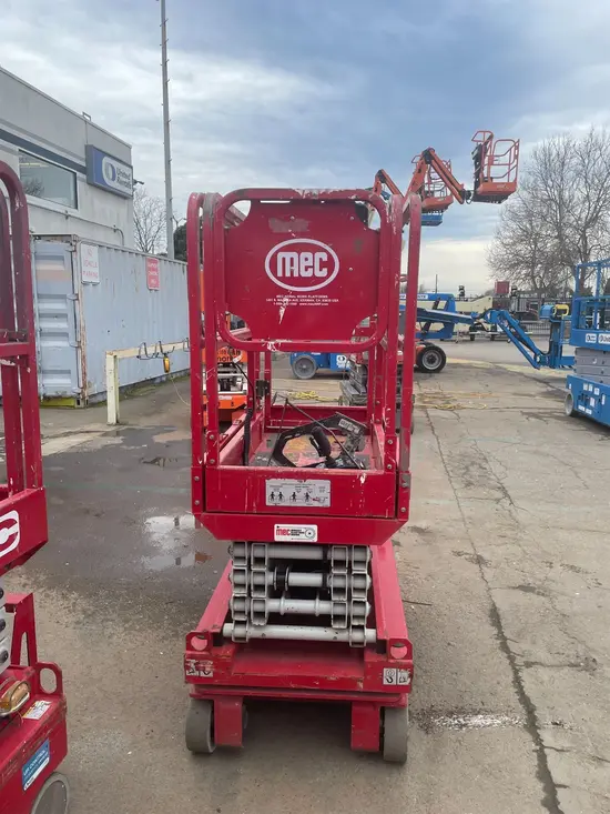 2017 MEC 1330SE Scissor Lift