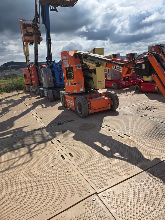 2018 JLG E300AJP Articulating Boom Lift