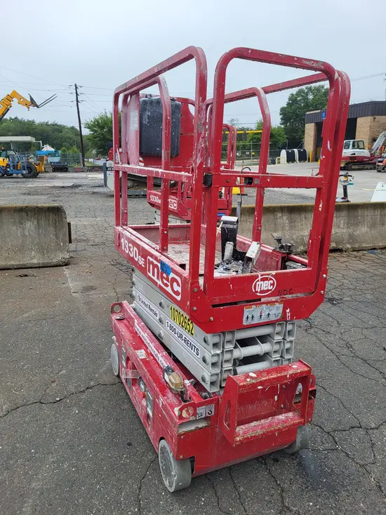 2017 MEC 1330SE Scissor Lift