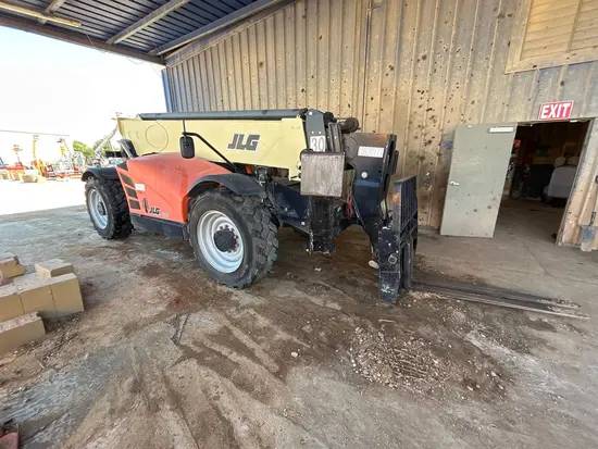 2019 JLG 1055 Forklift