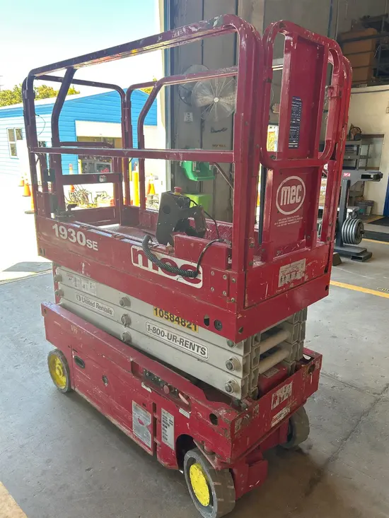 2017 MEC 1930SE Scissor Lift