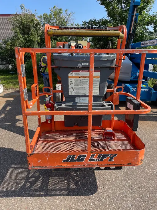 2017 JLG E300AJP Articulating Boom Lift