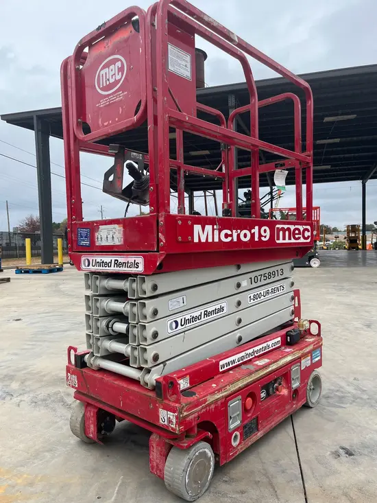 2018 MEC MICRO 19 Scissor Lift