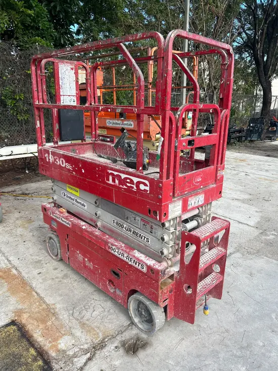 2017 MEC 1930SE Scissor Lift