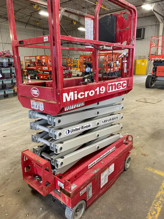 2018 MEC MICRO 19 Scissor Lift