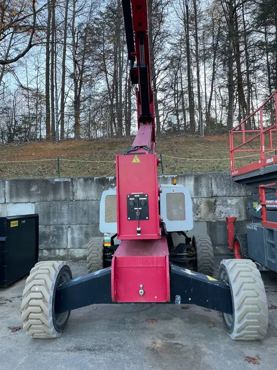 2016 MEC 60J-E Boom Lift