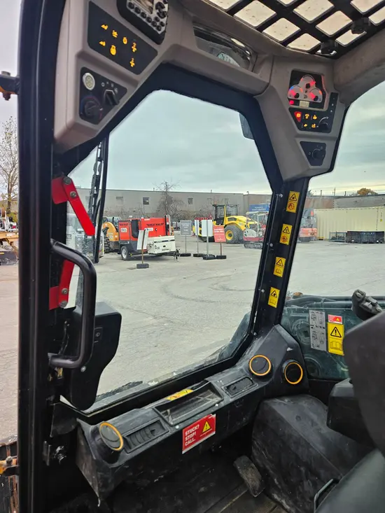 2021 JCB 3TS-8T Track Loader