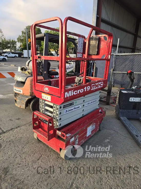 2017 MEC MICRO 19 Scissor Lift