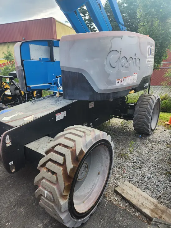 2016 Genie Z60/37DC Articulating Boom Lift