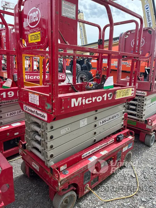 2018 MEC MICRO 19 Scissor Lift