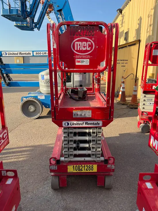 2018 MEC MICRO 19 Scissor Lift