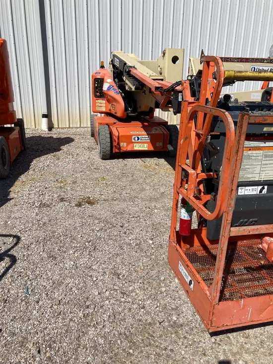 2017 JLG E400AJPN Articulating Boom Lift