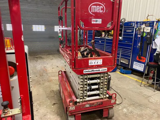 2018 MEC MICRO 19 Scissor Lift